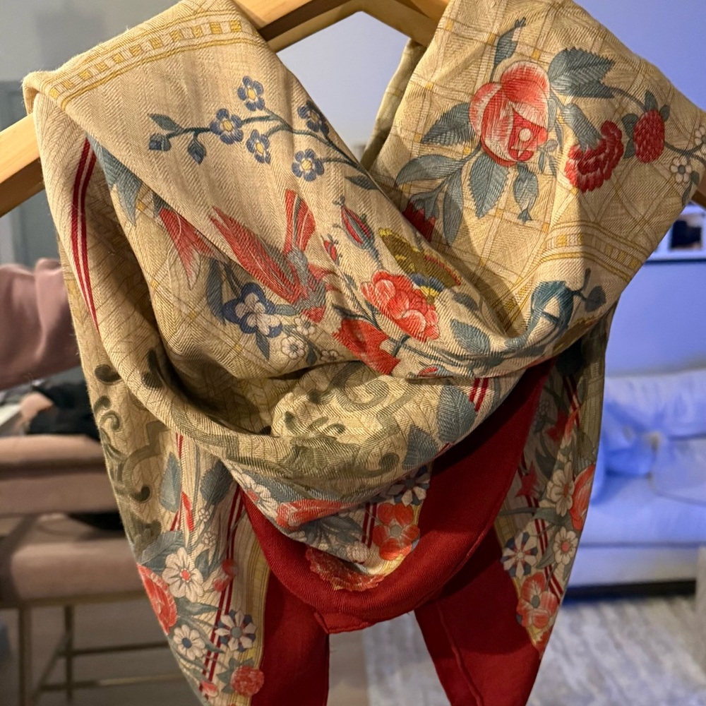 Hermes Jeux de Paille Cashmere and Silk Scarf 90cm Natural and Burgundy - Picture 6 of 11